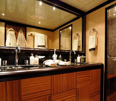 OSCAR II - Ensuite Bathroom.jpg