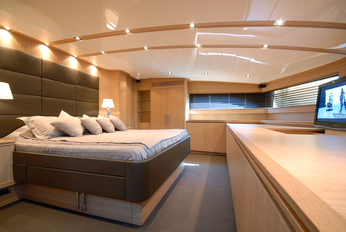 OVERSIDE II - Master Cabin.jpg