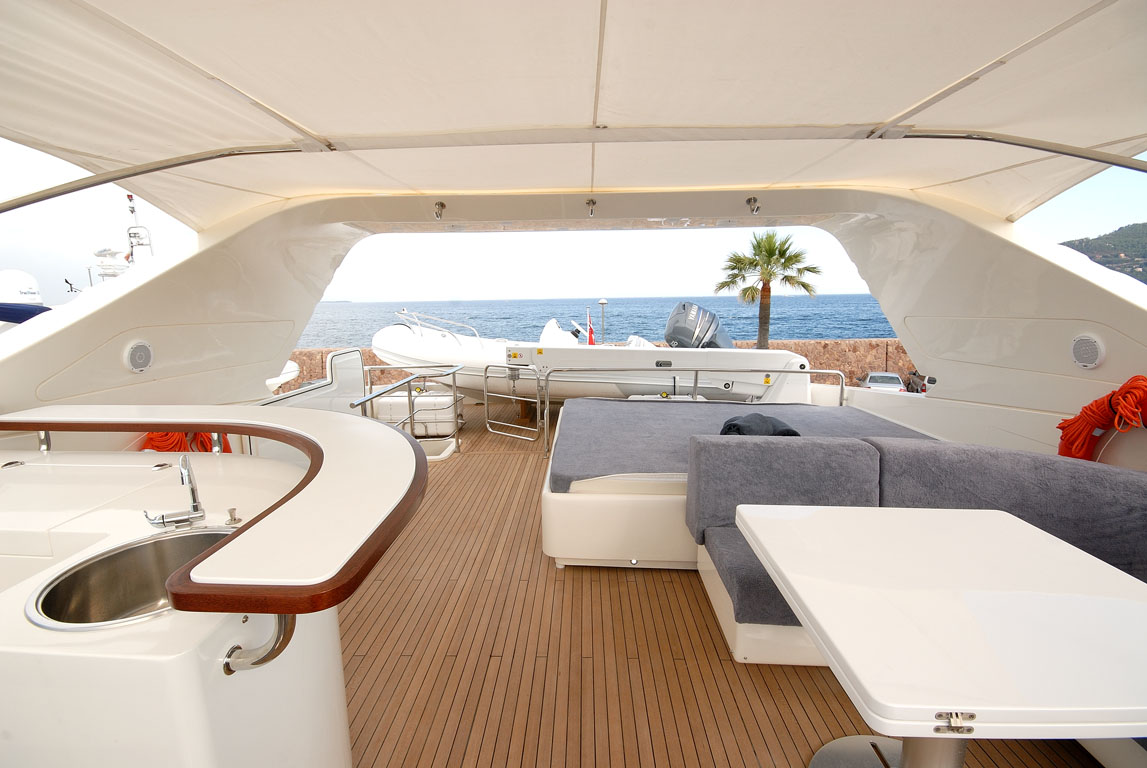 OVERSIDE II - The Sundeck.jpg