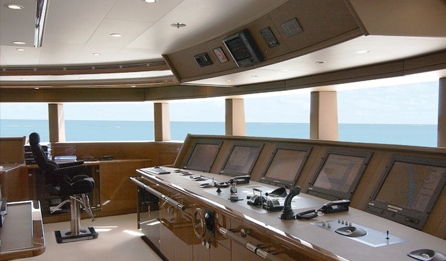 Oceanco Motor Yacht ALFA NERO - The Bridge.jpg