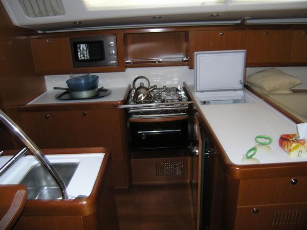 Oceanis 54 galley.jpg