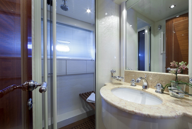 Outside Edge IV -  Master Shower.jpg