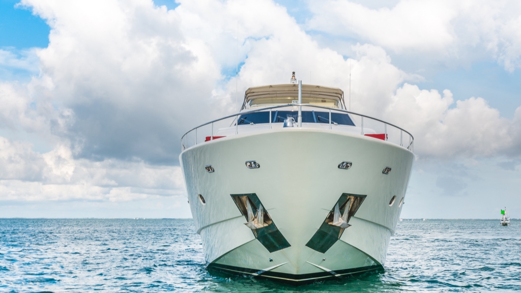 PARADISE - Bow view.jpg
