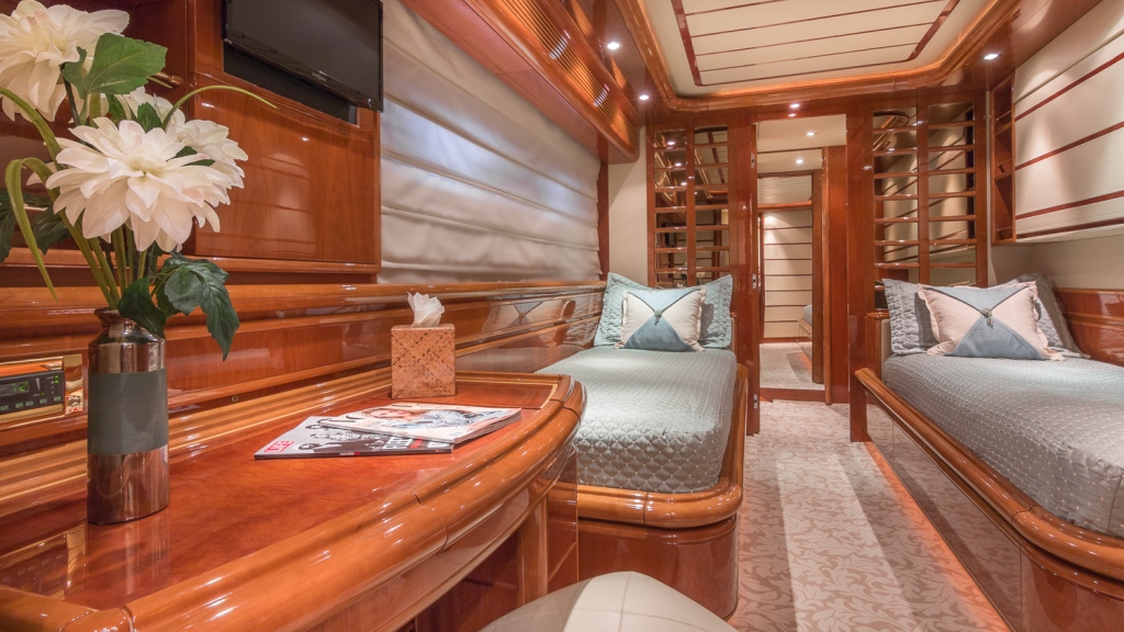 PARADISE - Twin cabin 1.jpg