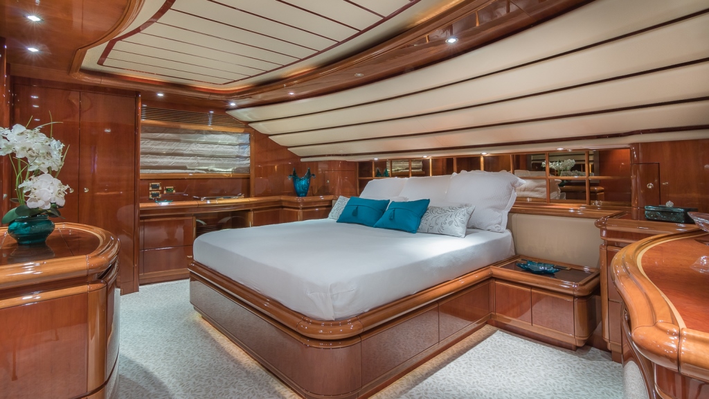 PARADISE - VIP cabin.jpg