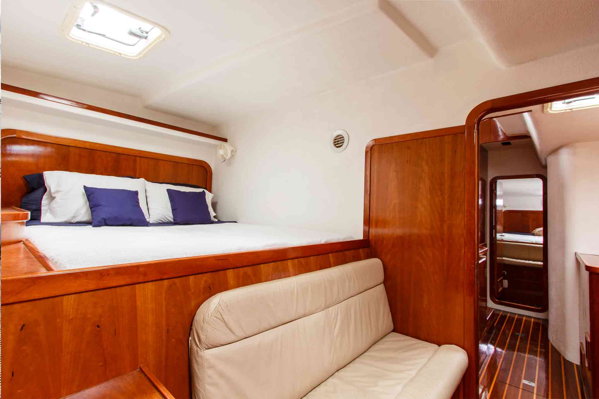 PEGASUS OF LONDON - Guest cabin 2.jpg