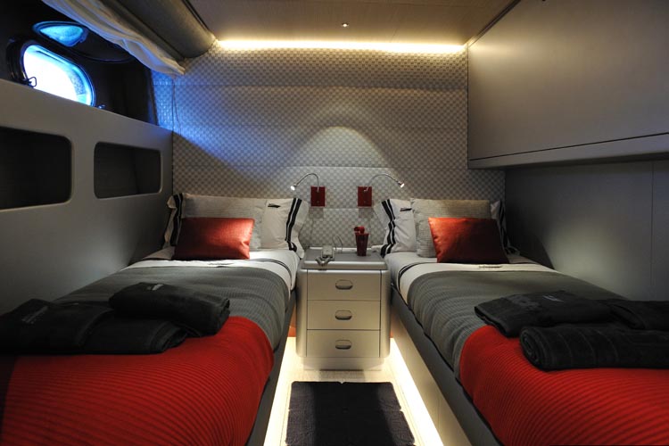 PETARDO C - Twin cabin.jpg