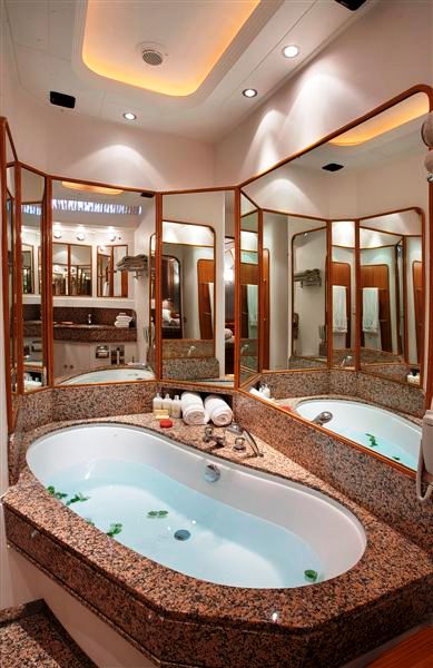 PHILANDERER -  Bathroom.jpg