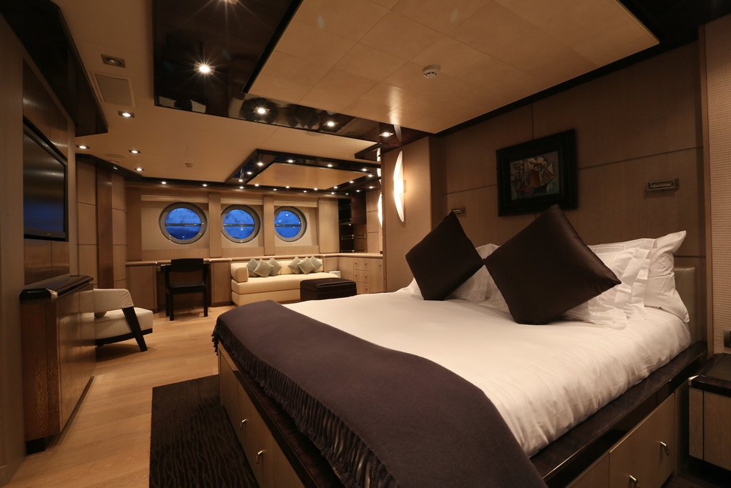 PJ135 PLUS TOO -  Master Cabin.jpg