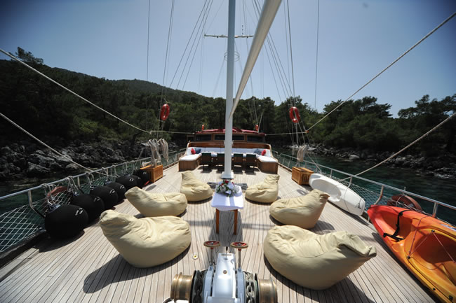 PRENSES LILA - Foredeck.jpg