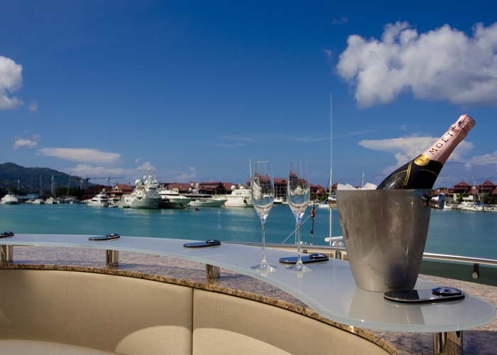 PRINCESS K - Sundeck bar.jpg