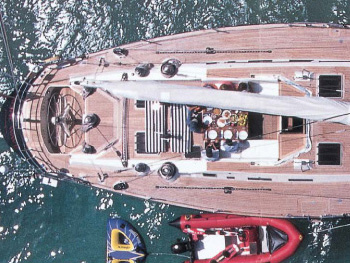 Pacific Wave - Deck from Mast.jpg