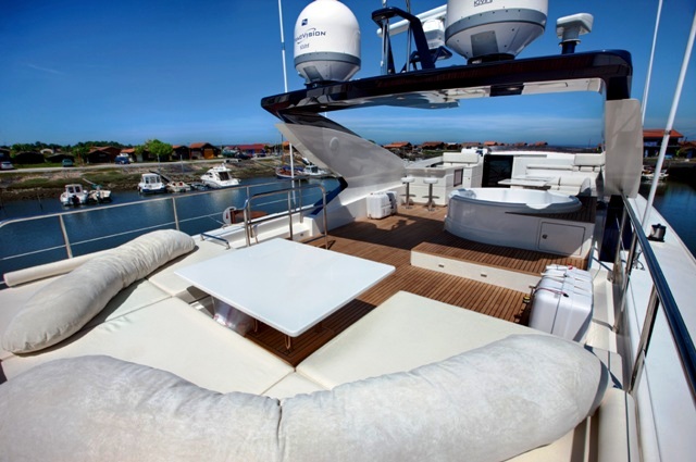 Parenthesis -  Sundeck.jpg