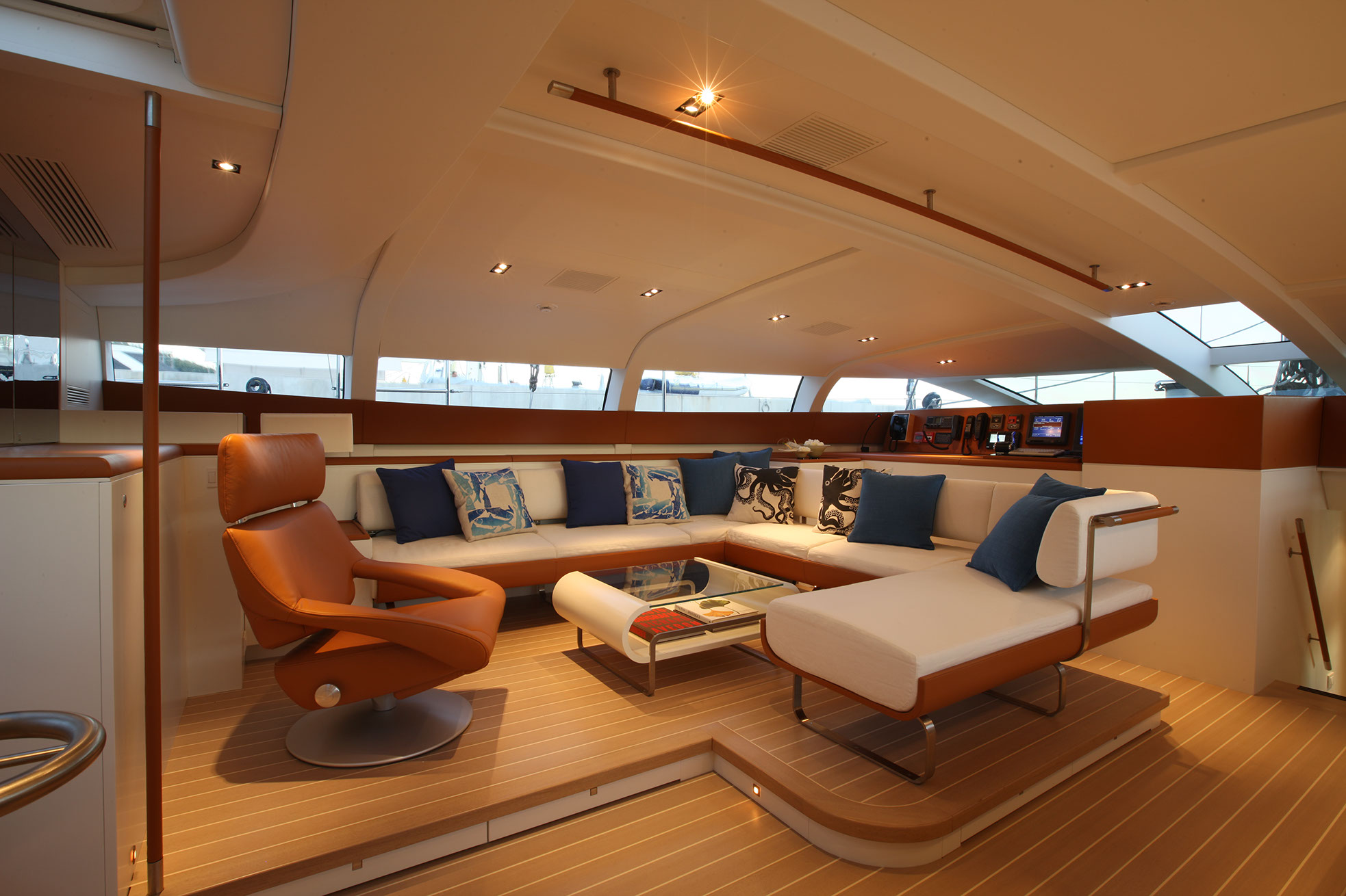 Perini Navi P2 -  Salon.jpg