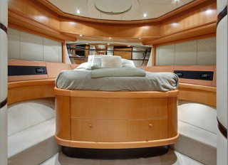 Pershing Yacht SILVER SEA - VIP Cabin.jpg