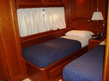 Popotine -  Twin Cabin.jpg