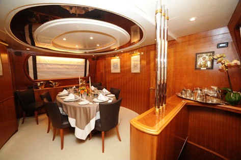 Pouaro -  Dining.jpg