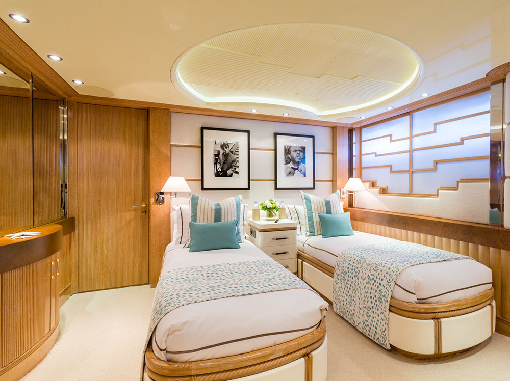 QM OF LONDON yacht - Guest suite.jpg