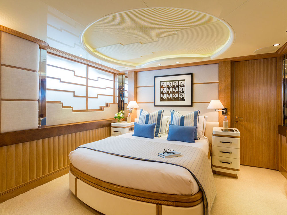 QM OF LONDON yacht - Starboard aft suite.jpg