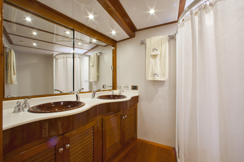 REE Master Bathroom.jpg
