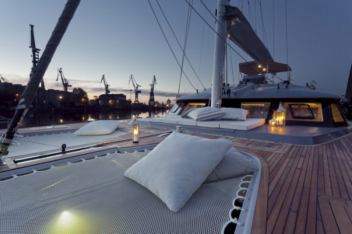 ROLEENO - Foredeck.jpg