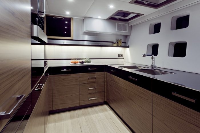 ROLEENO - Galley.jpg