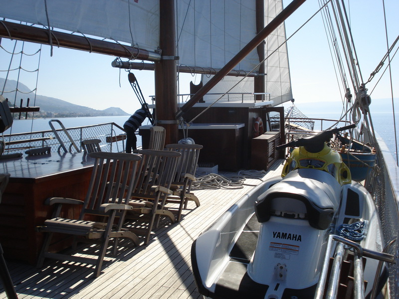 ROMANCA - Deck.jpg