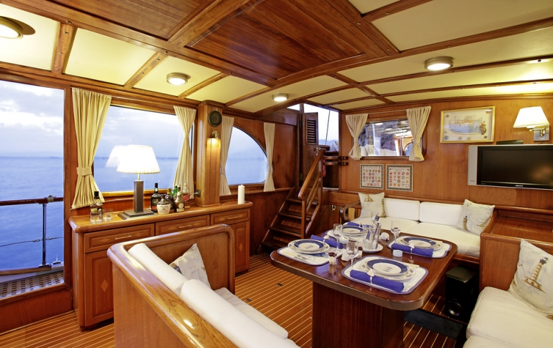 ROTA II yacht - saloon.jpg