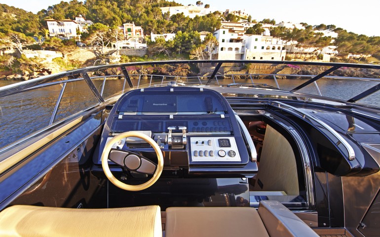 Riva Rivale yacht SAKURA .jpg