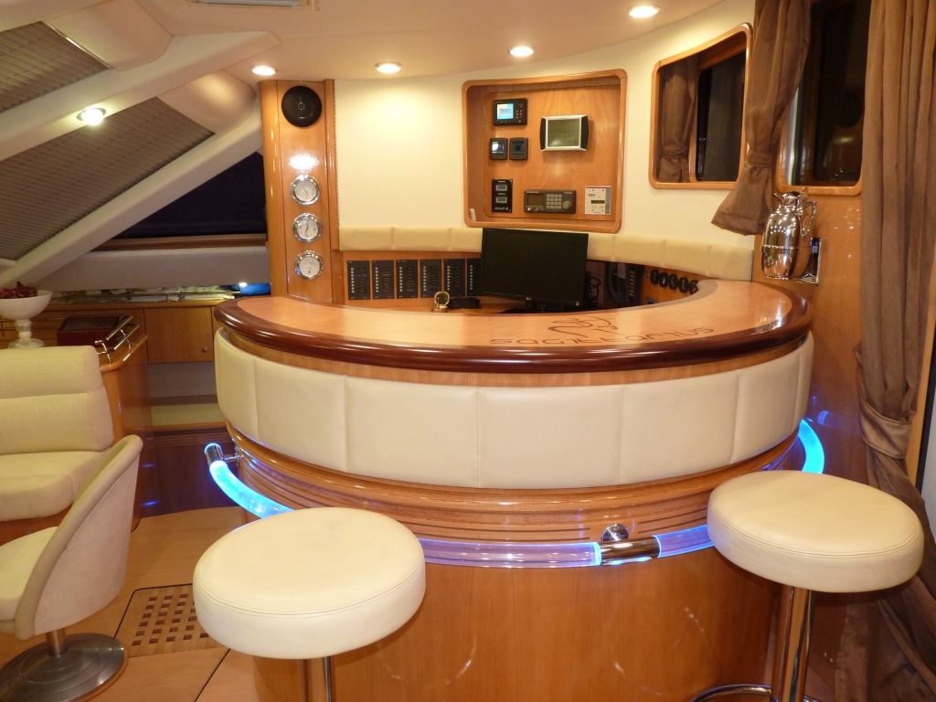 SAGITTARIUS - Wet bar in salon.JPG