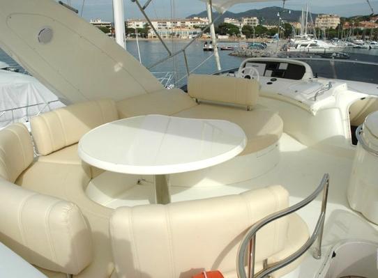 SAMANTA -  Flybridge.jpg