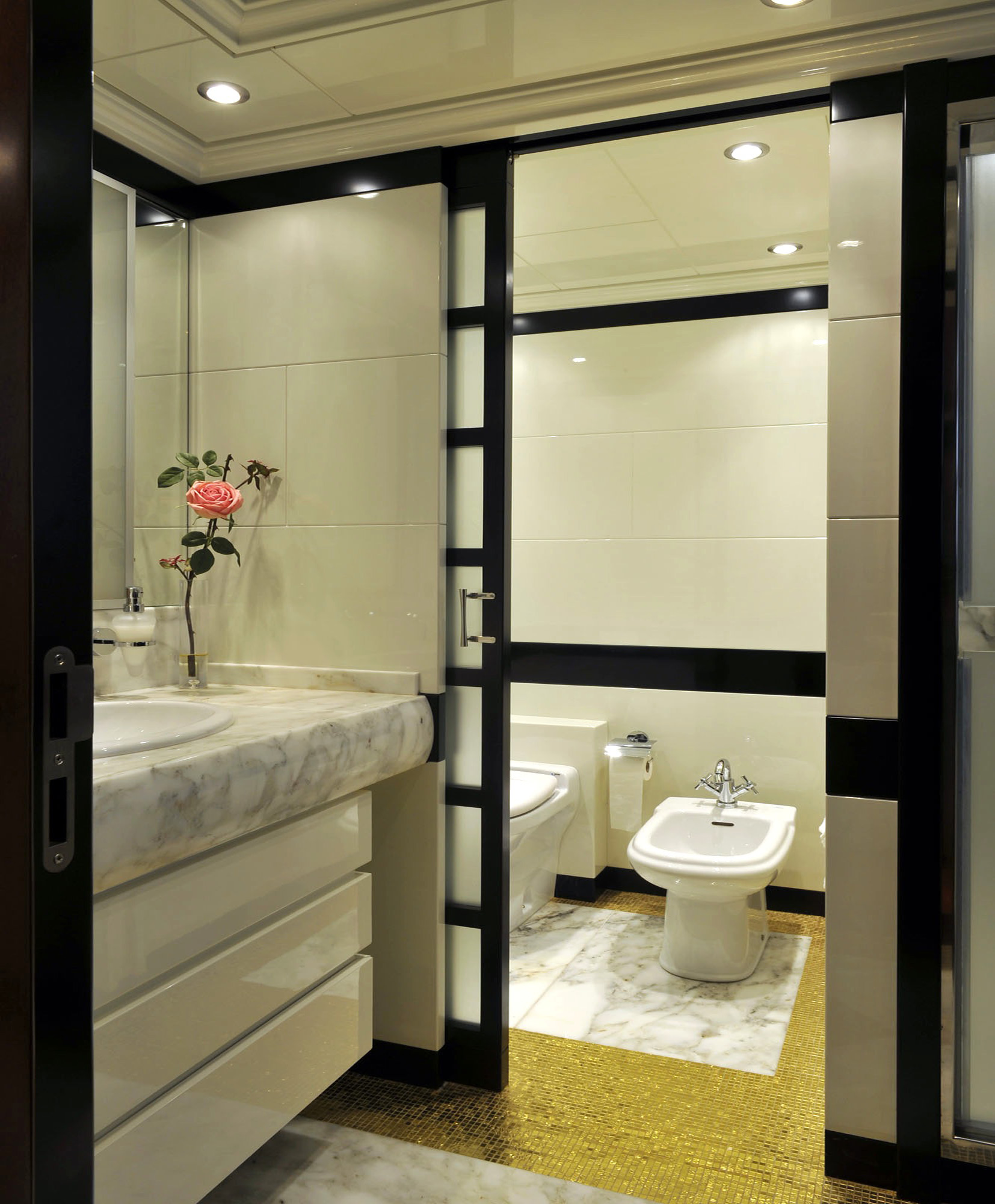 SAMURAI ONE - Guest ensuite.jpg