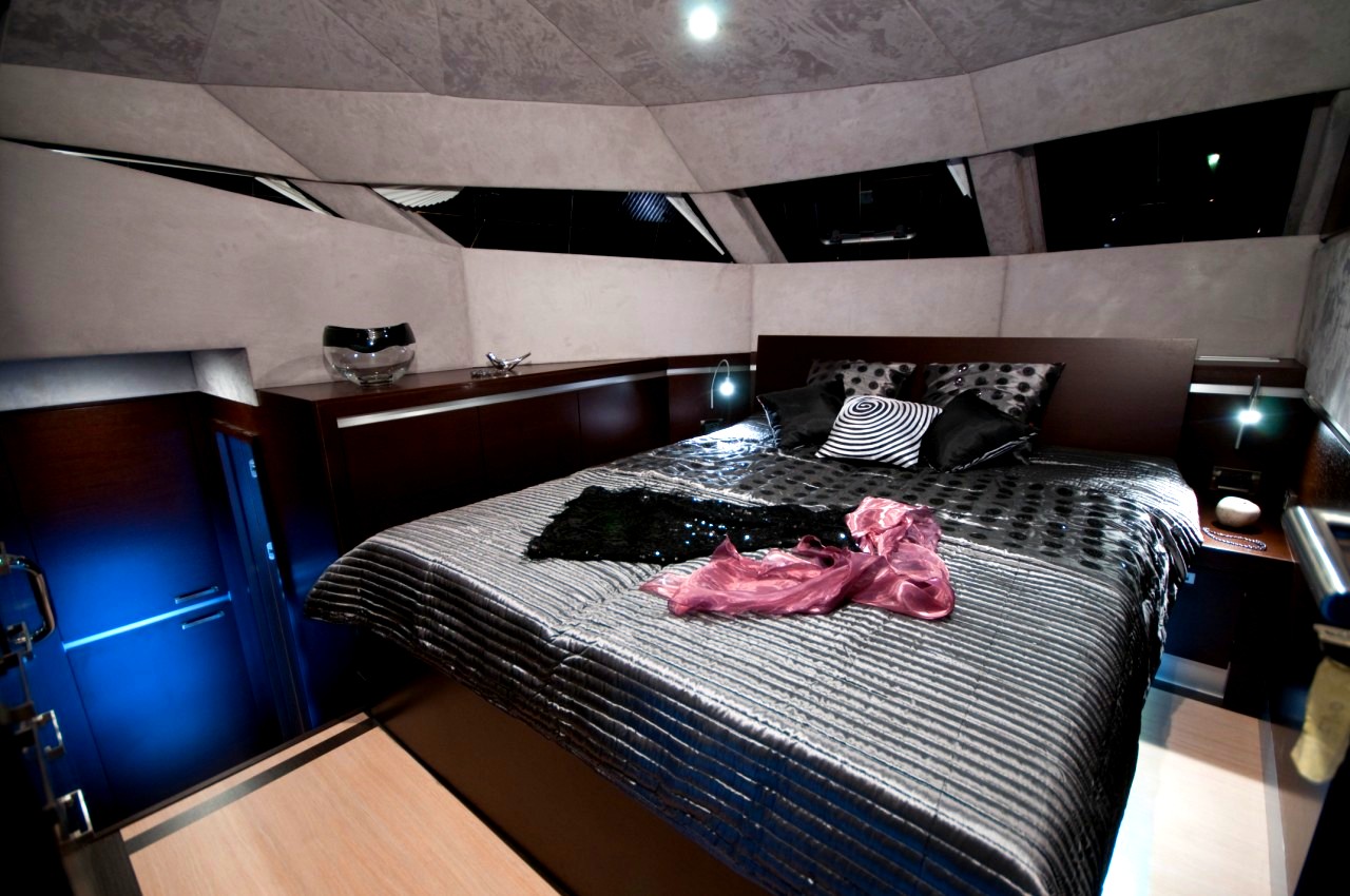 SEA BASS - Master Cabin.jpg