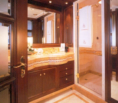 SEAFLOWER Master Ensuite.jpg