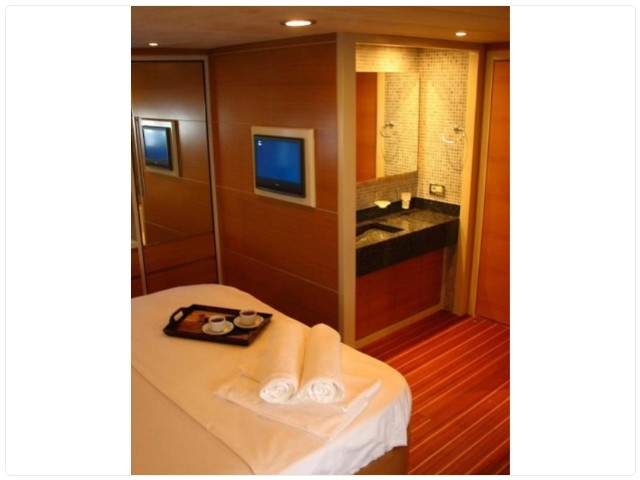 SEAWIDE - Master cabin ensuite.jpg