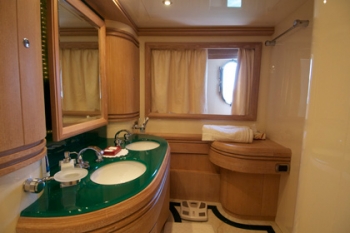 SEVEN master ensuite.jpg