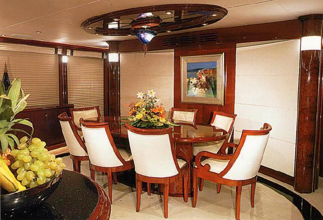 SHALIMAR I -  Dining.jpg