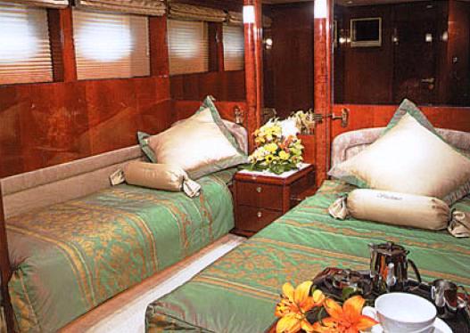 SHALIMAR I -  Twin Cabin.jpg