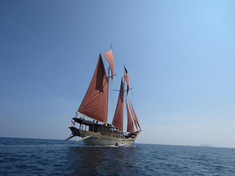 SI DATU BUA Under Sail.JPG