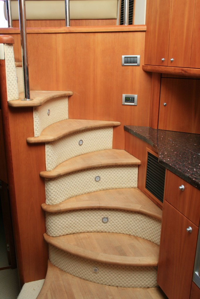 SIGMA - Steps to guest cabins.jpg