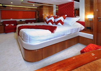 SIOUX EMPRESS -  Master Cabin.jpg