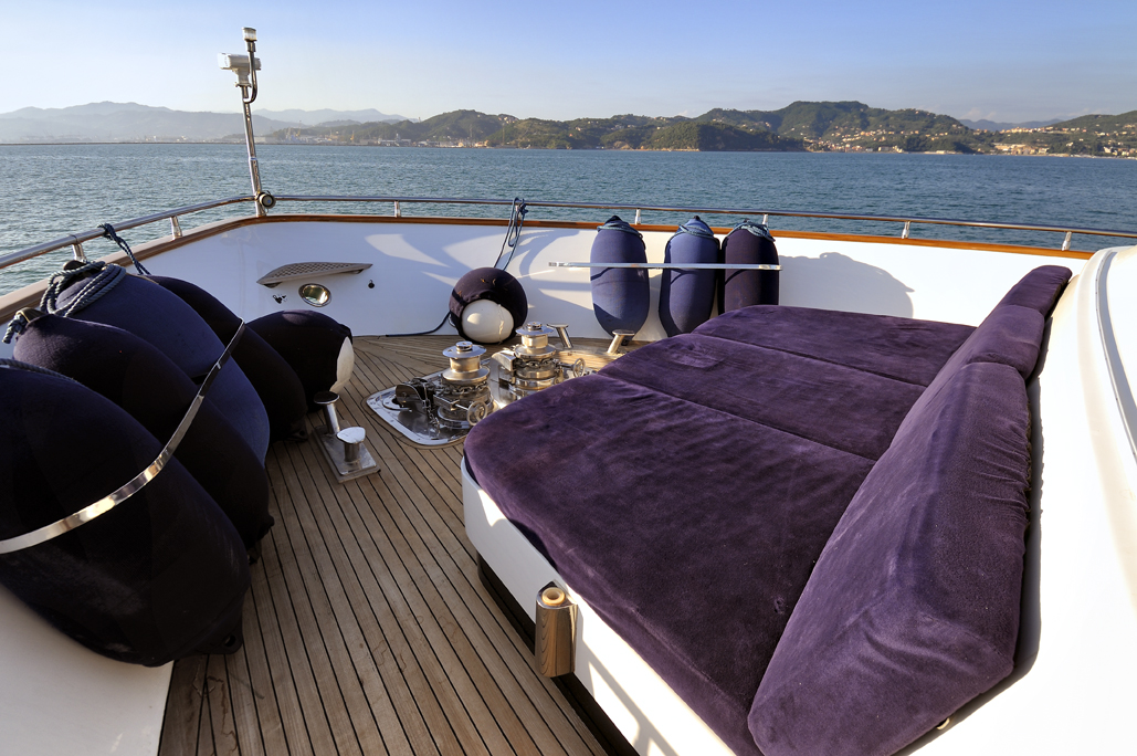 SL100 ARIA -  Foredeck.jpg