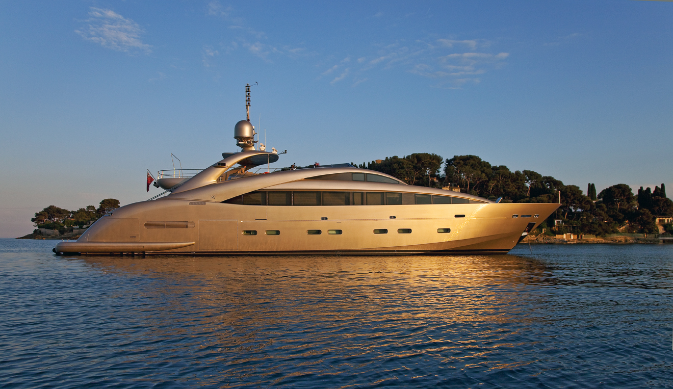 SOIREE - Profile shot starboard side.jpg