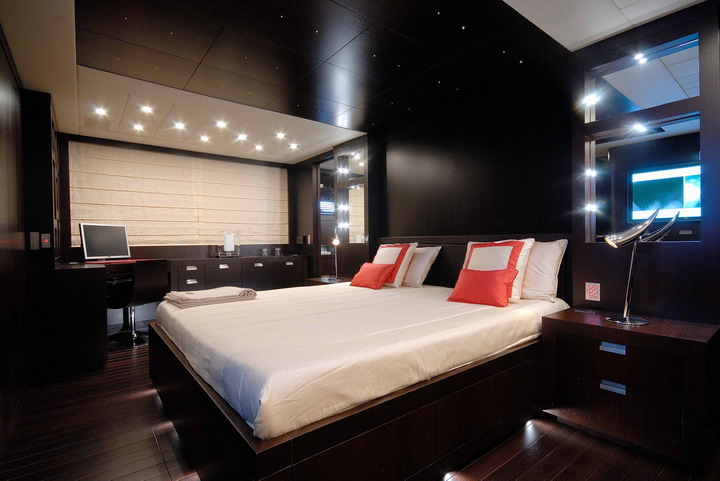 SOLELUNA - Master Cabin.jpg