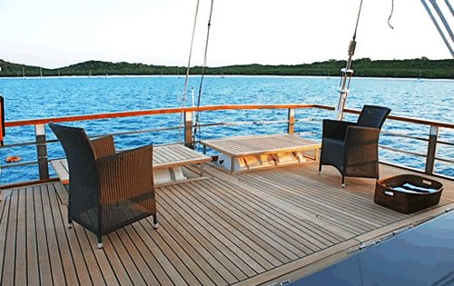 SOUTHERN CLOUD - The Aft Deck.jpg