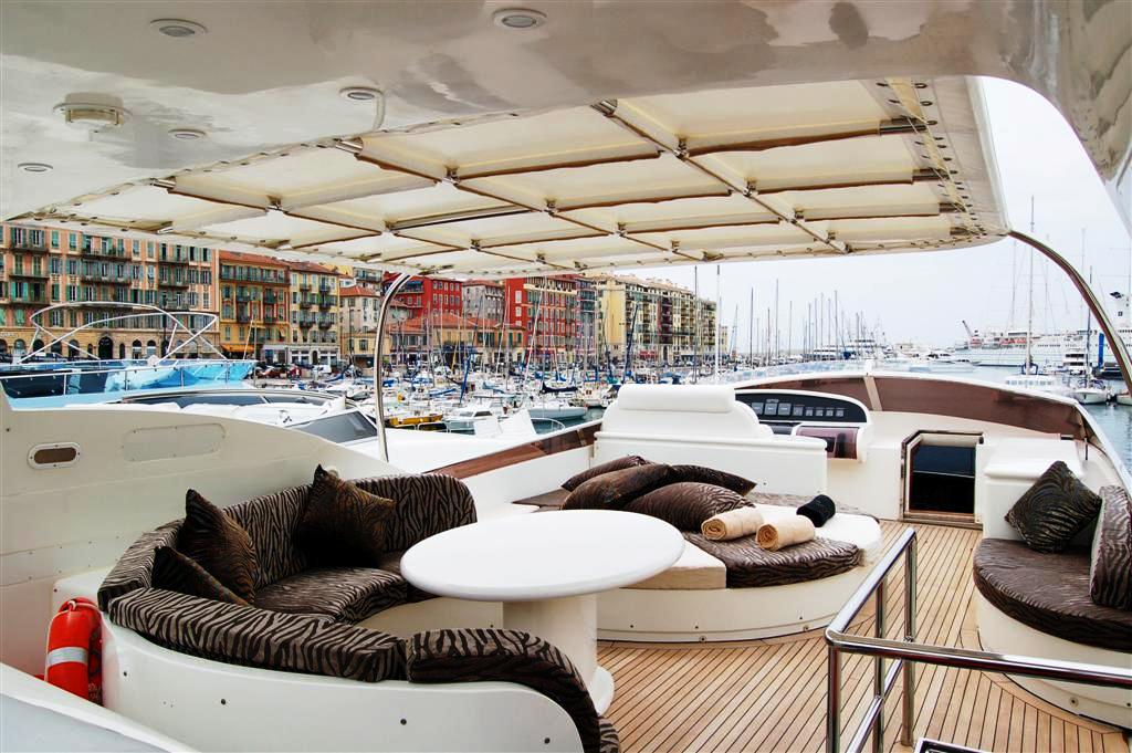SPARKLING -  Flybridge 3.jpg