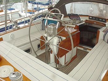 SUDIKI II -  Cockpit.jpg