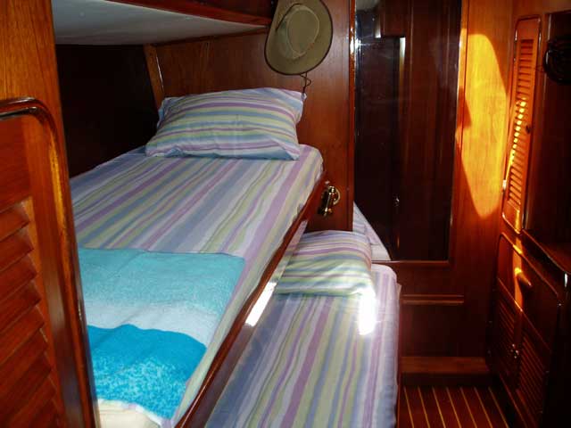 SUDIKI II -  Starboard cabin.jpg