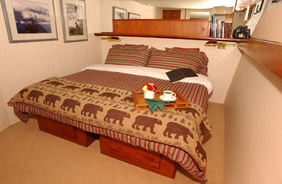 SUMDUM - King size cabin.jpg
