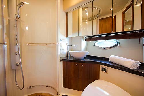 SUNSEEKER VOGUE - Ensuite.jpg